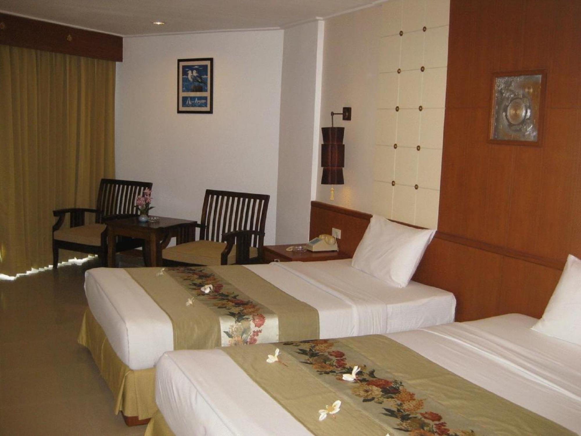 Royal Twins Palace Hotel Патая Екстериор снимка