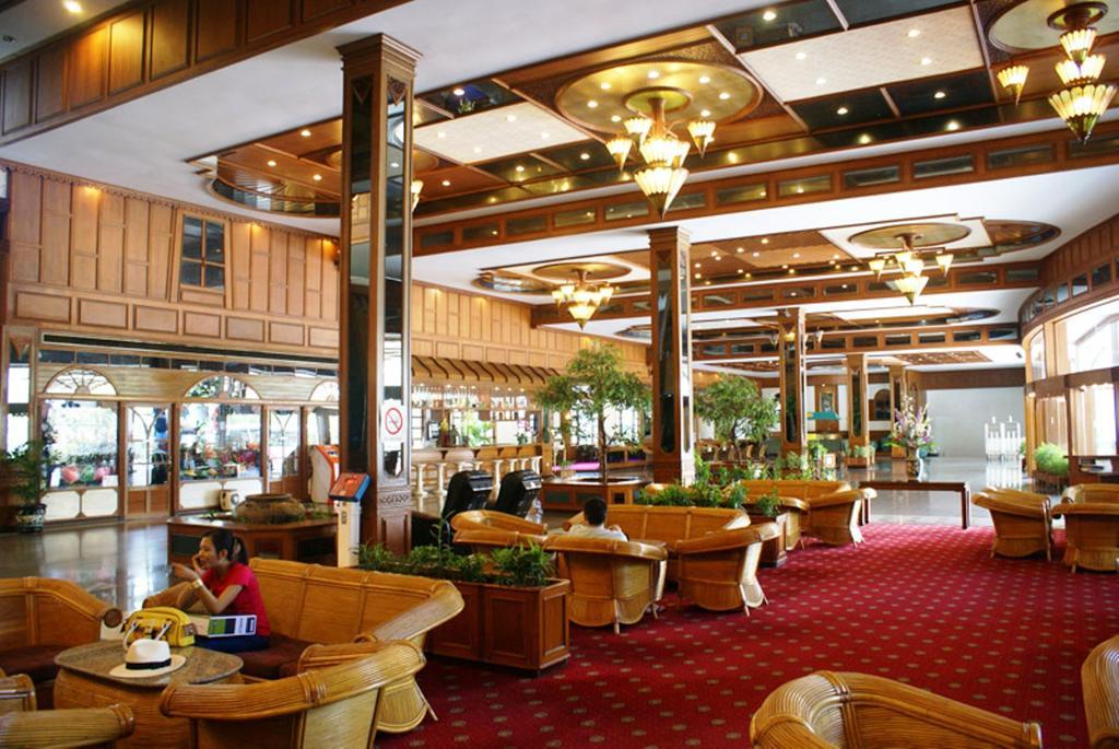 Royal Twins Palace Hotel Патая Екстериор снимка