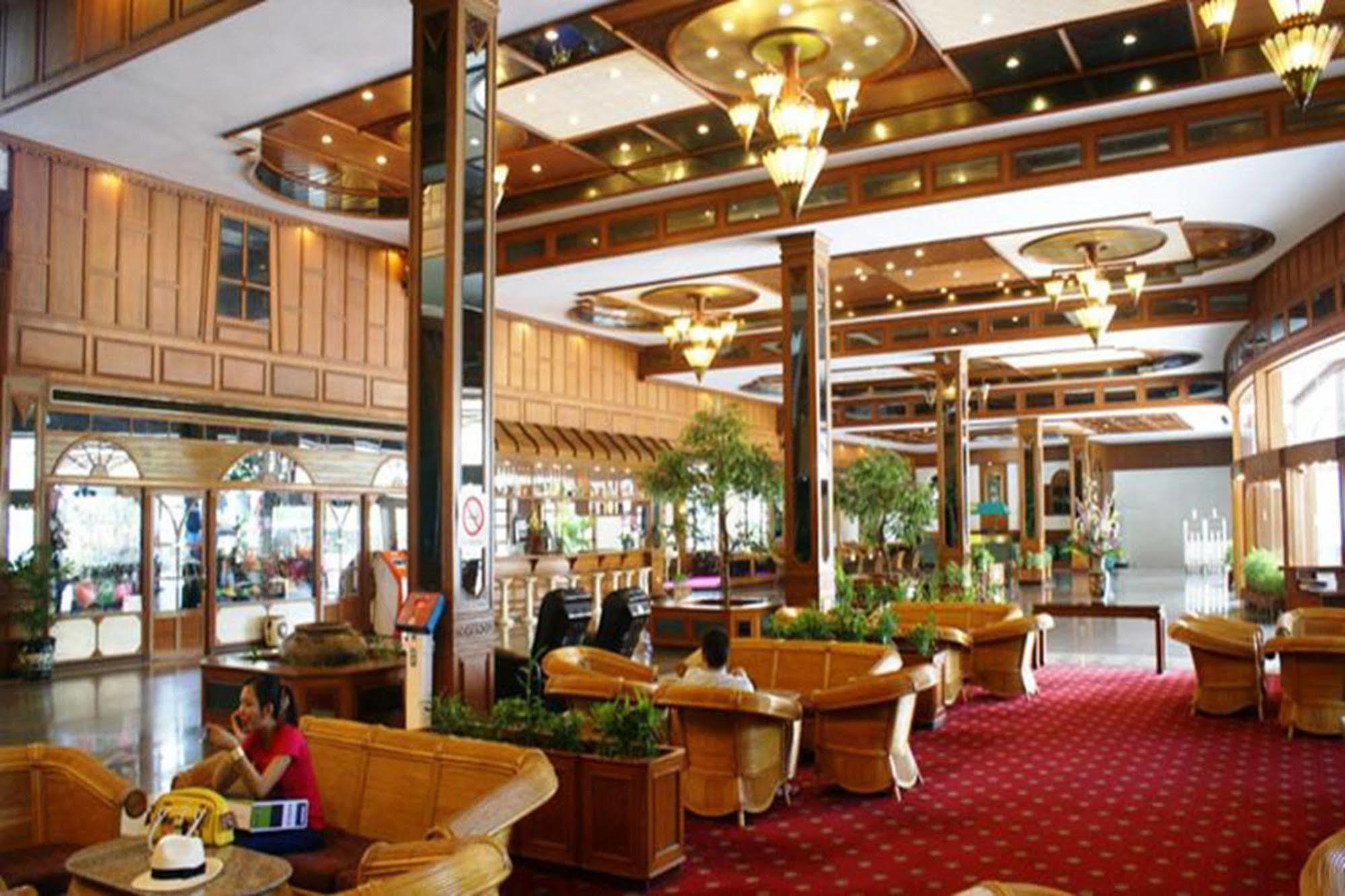 Royal Twins Palace Hotel Патая Екстериор снимка