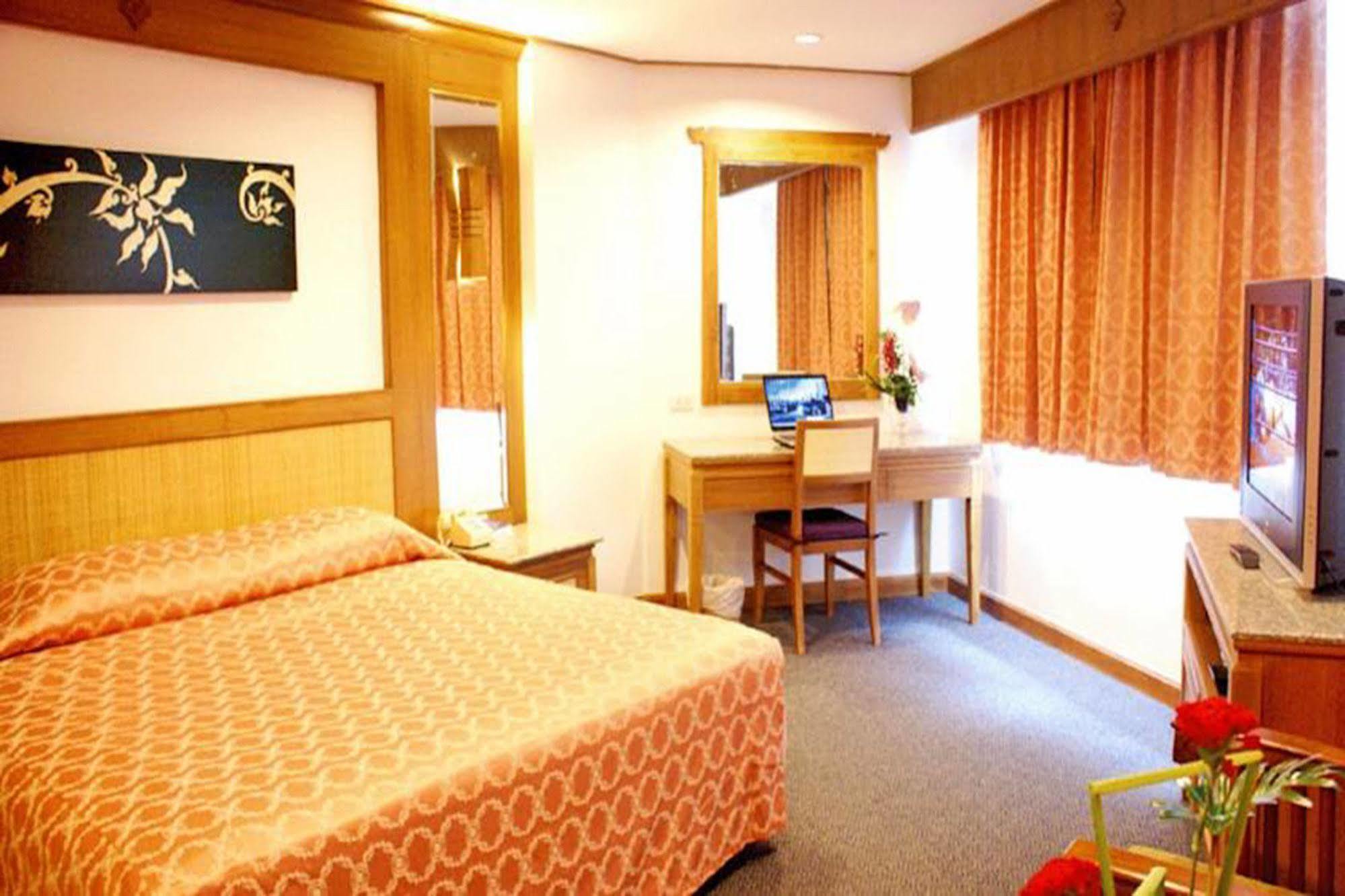 Royal Twins Palace Hotel Патая Екстериор снимка