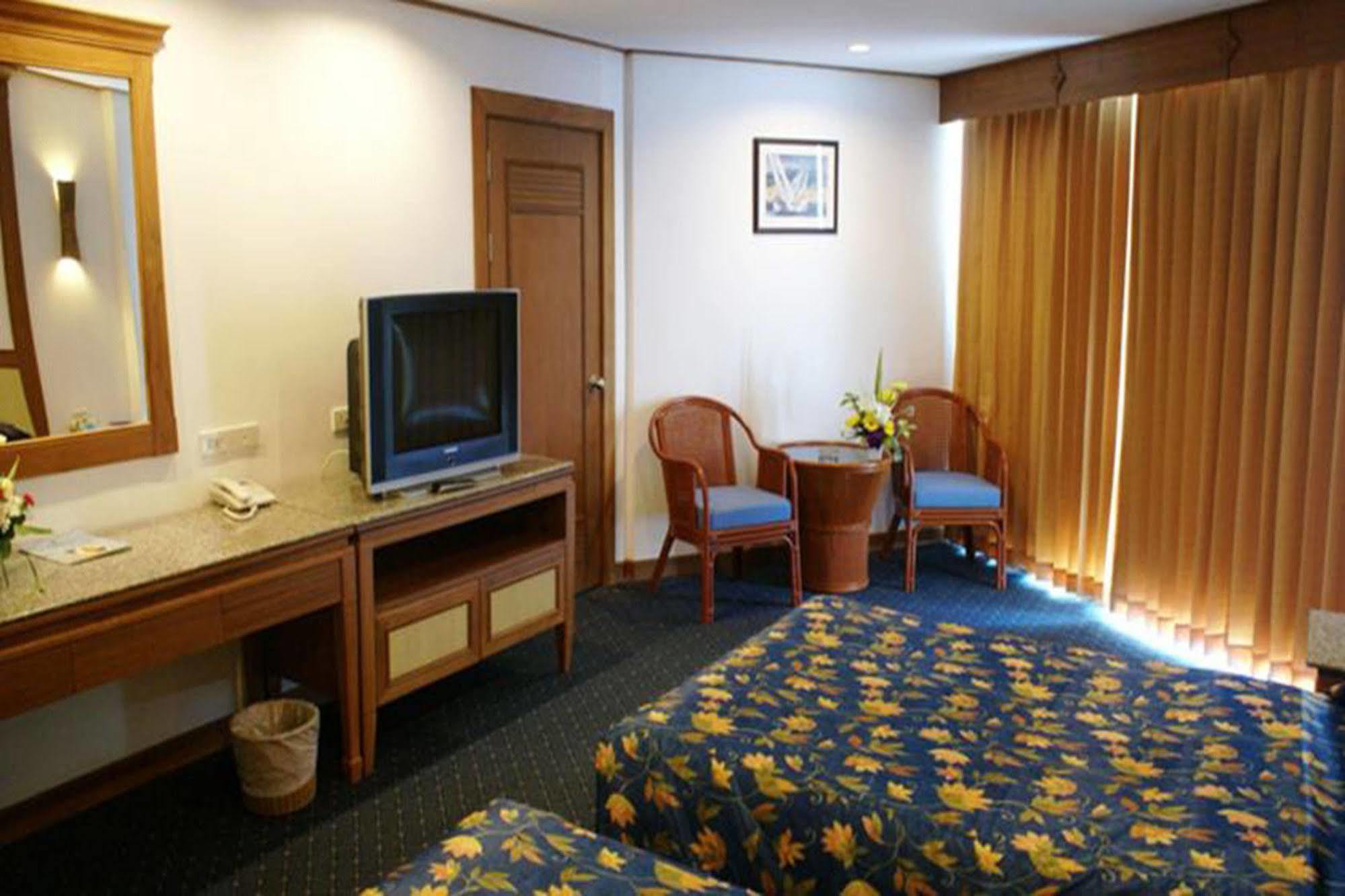 Royal Twins Palace Hotel Патая Екстериор снимка