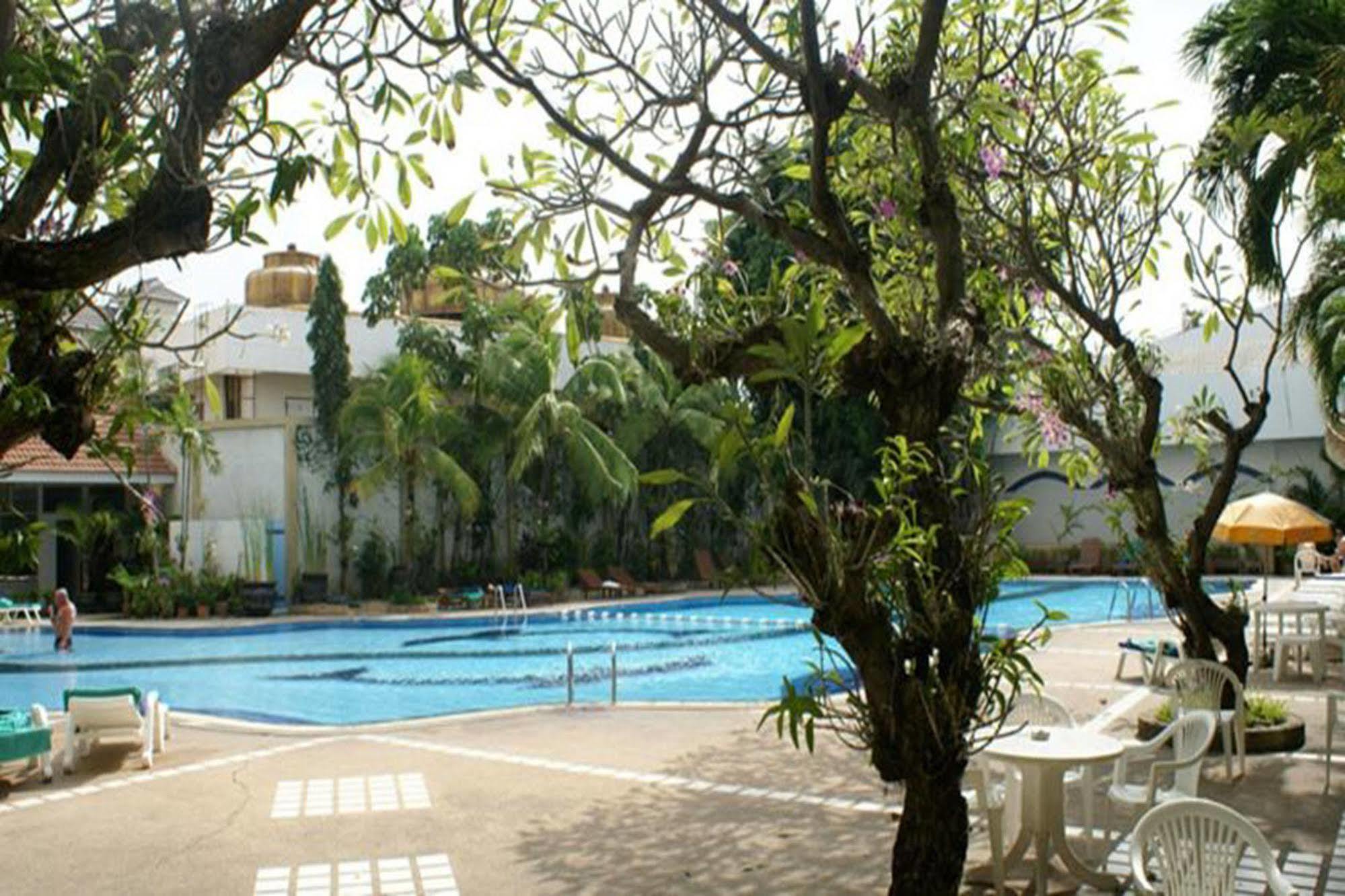 Royal Twins Palace Hotel Патая Екстериор снимка