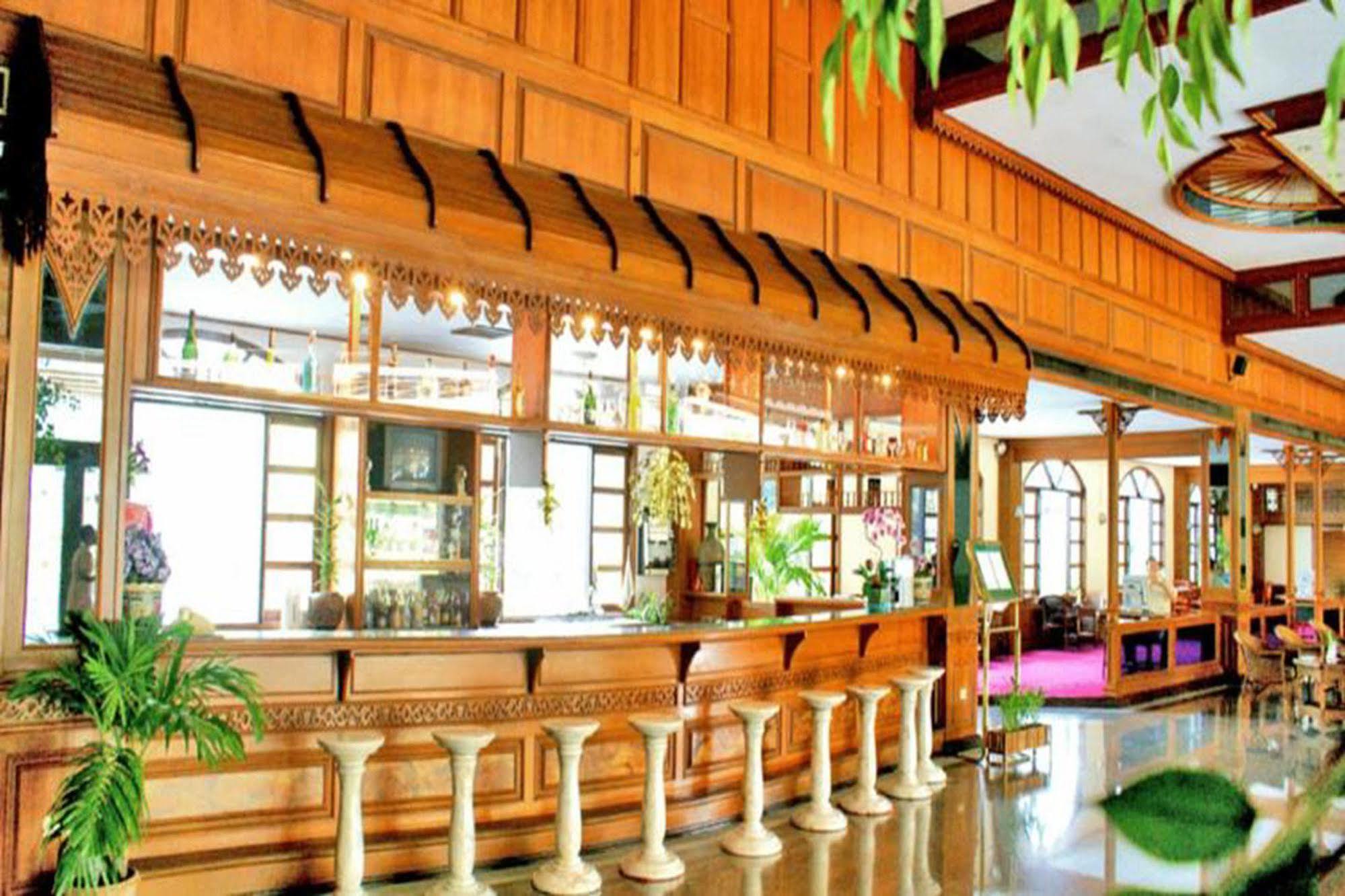 Royal Twins Palace Hotel Патая Екстериор снимка